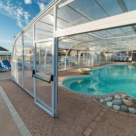 Mobil-home Avec Terrasse A - Api-1-52-377 Kemping Saint-Michel-Chef-Chef