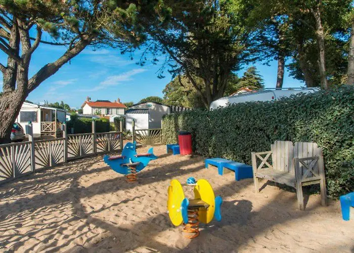 Mobil-home Avec Terrasse A - Api-1-52-377 Kemping Saint-Michel-Chef-Chef