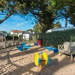 Mobil-home Avec Terrasse A - Api-1-52-377 Kemping Saint-Michel-Chef-Chef