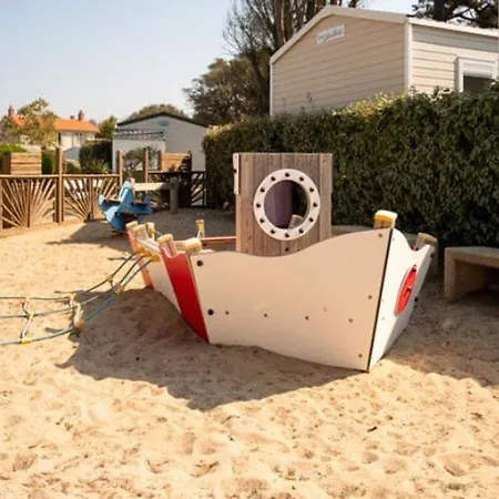 Camping Mobil-home Avec Terrasse à - Api-1-52-377