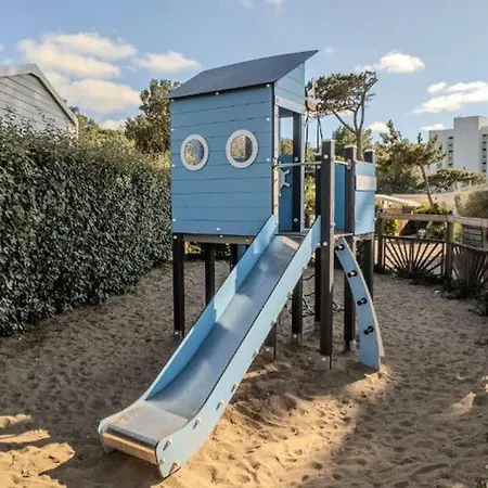 Mobil-home Avec Terrasse à - Api-1-52-377 * Saint-Michel-Chef-Chef
