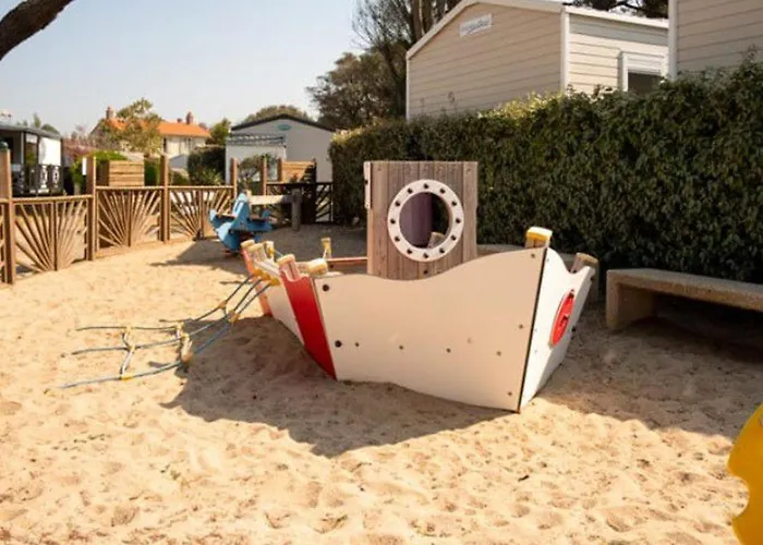 Kemping Mobil-home Avec Terrasse A - Api-1-52-377